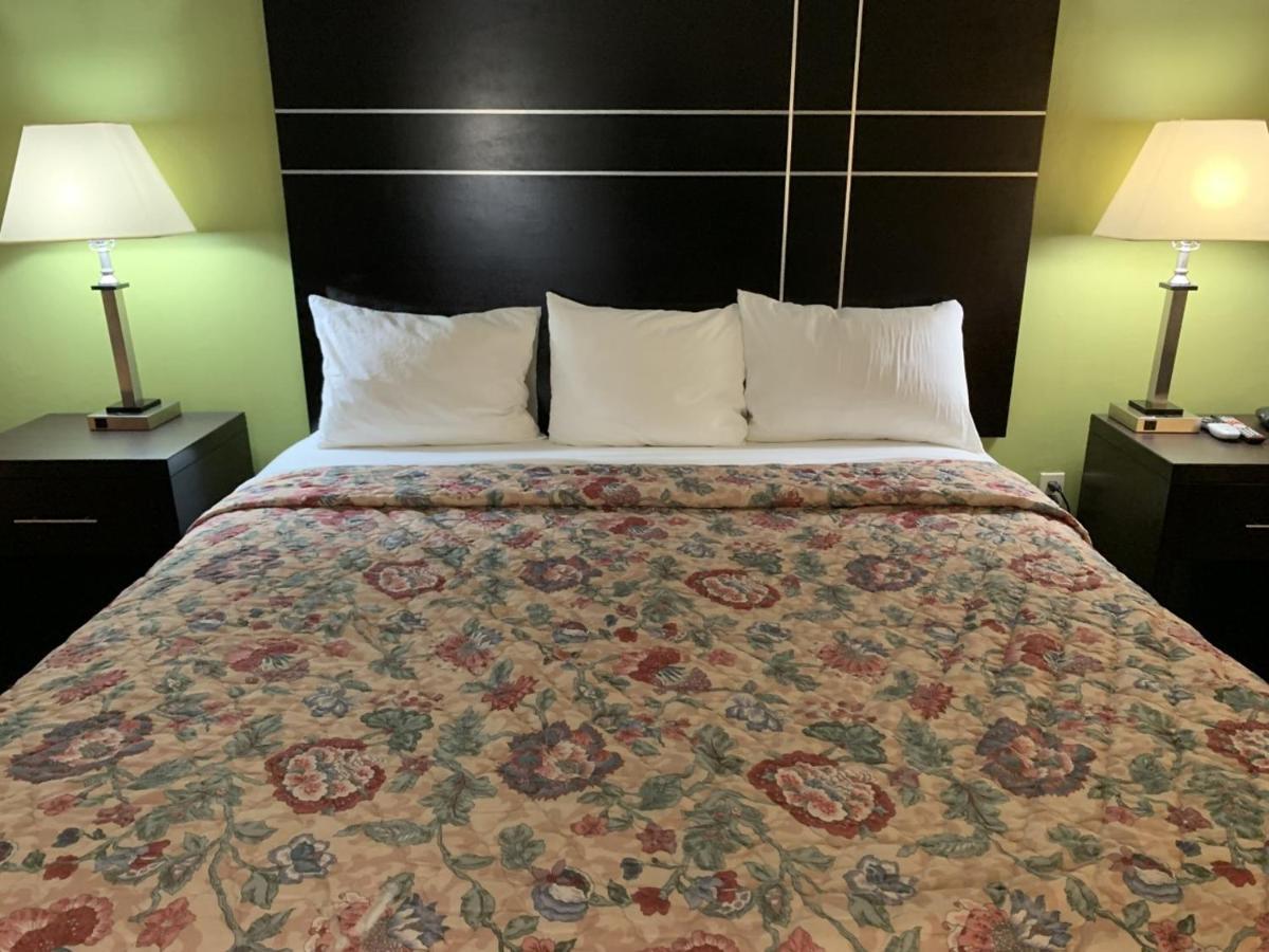 King'S Inn Torrington Extérieur photo