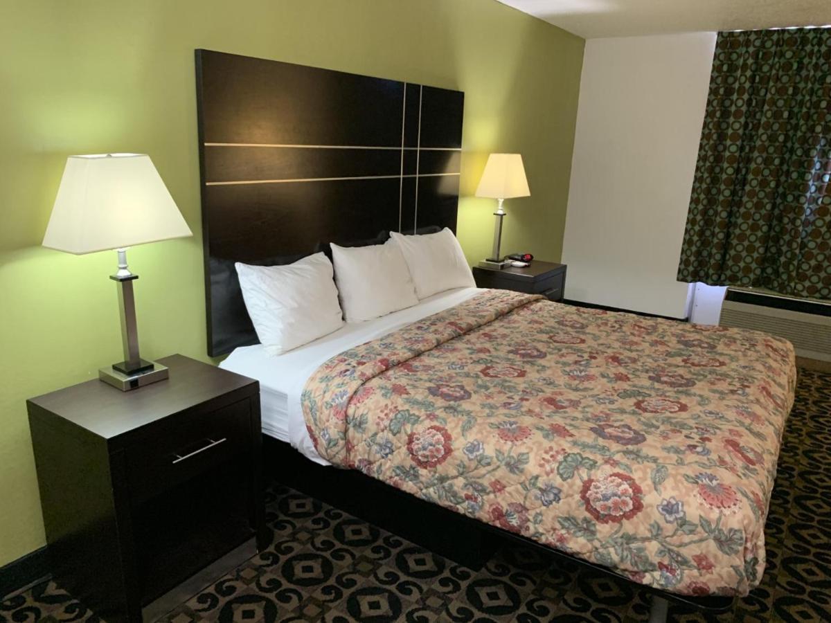 King'S Inn Torrington Extérieur photo